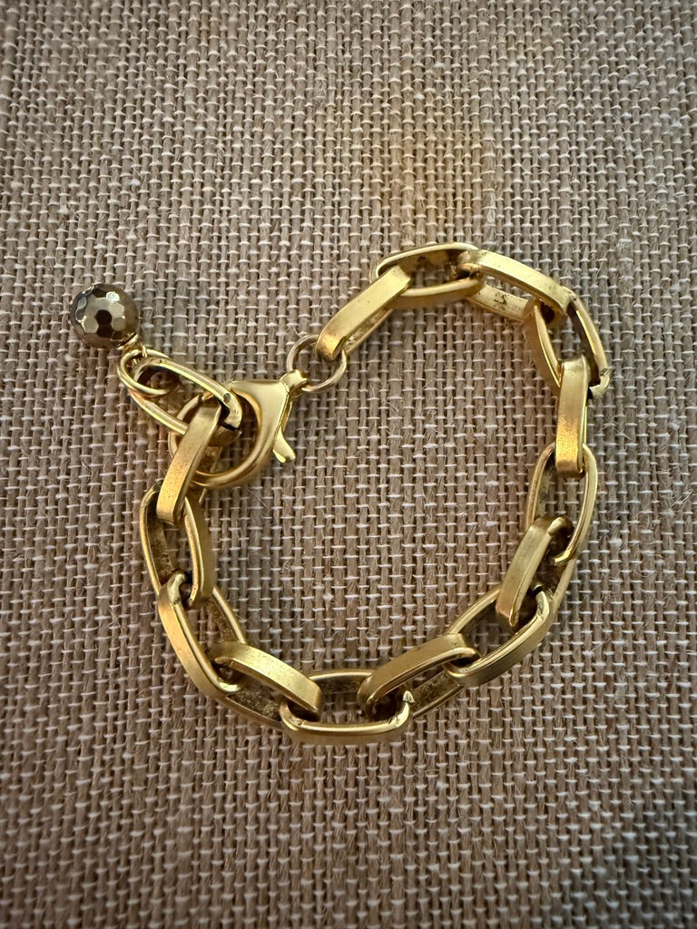 Bold Elegance Chunky Gold Chain Bracelet