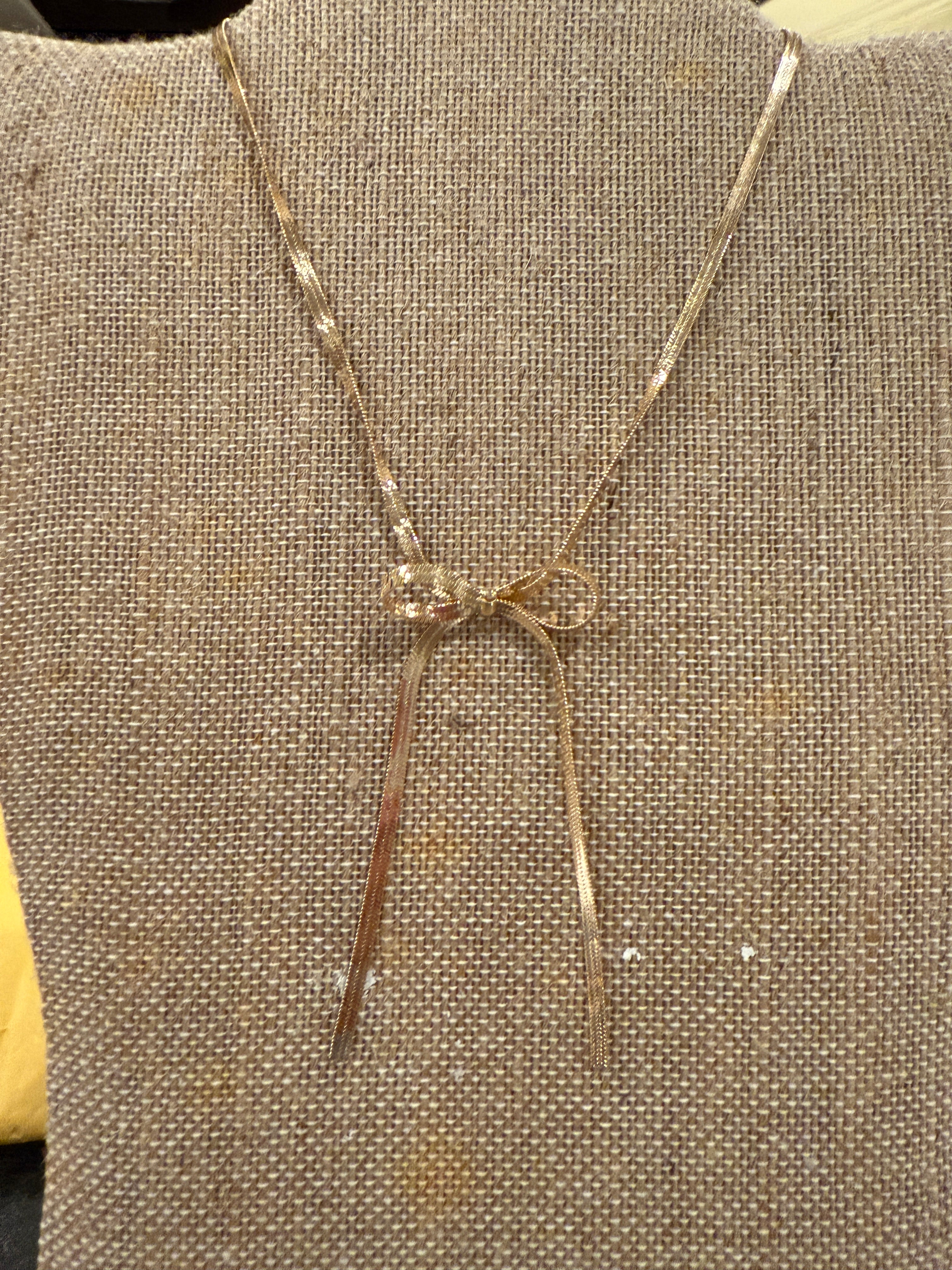 Herringbone Snake Chain Bow Necklace