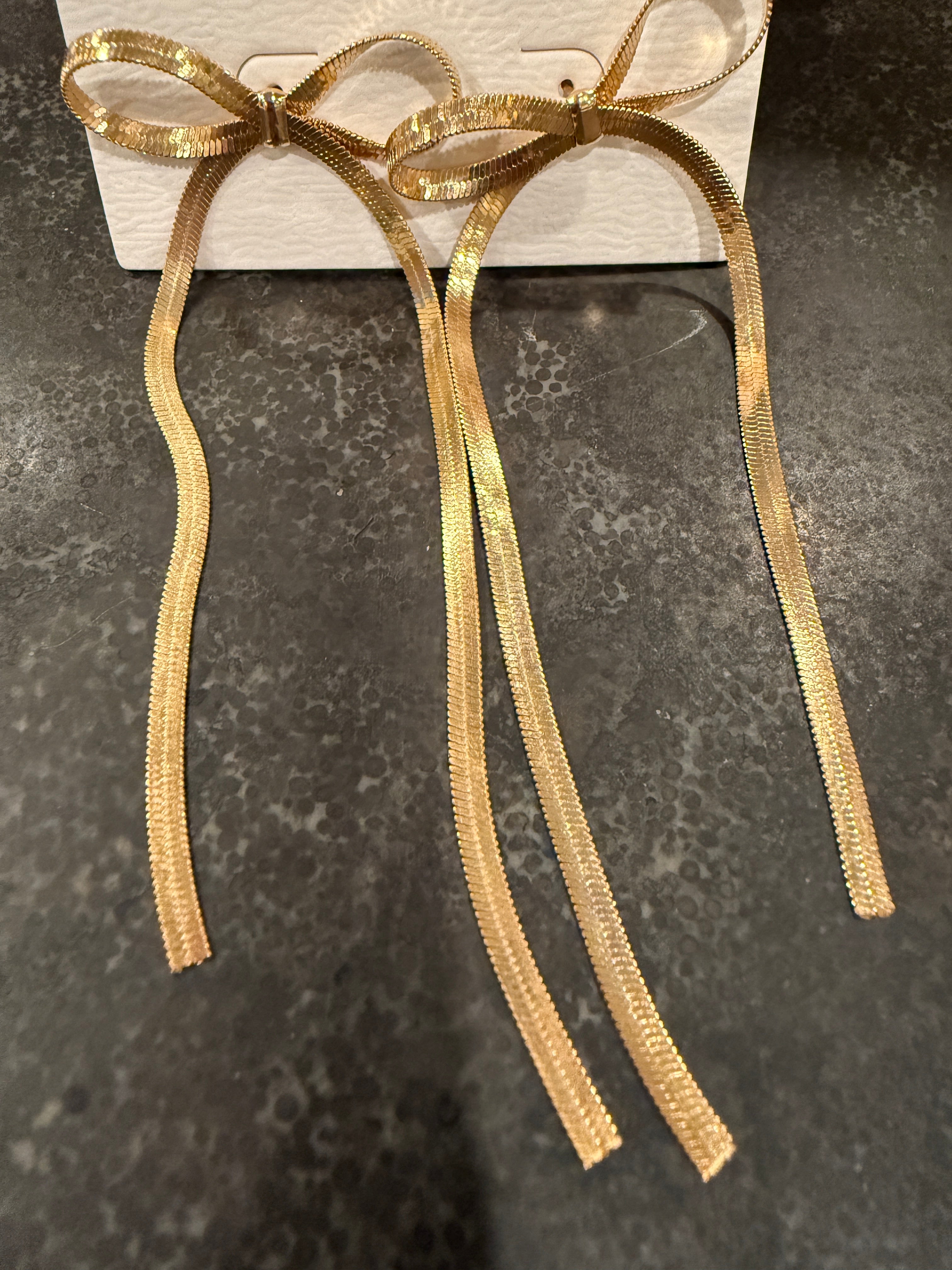 Herringbone Snake Chain Bow Earrings